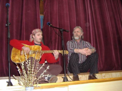 Hraje celá dědina aneb S veselou myslí na nesmysly. - 18.3.2006